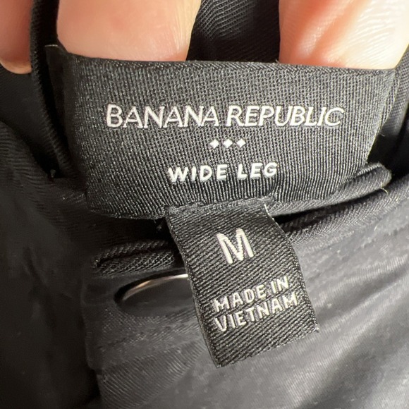 Banana Republic Tencel Wide Leg Relaxed Utility Pants Size Medium Black NWT - Picture 3 of 10